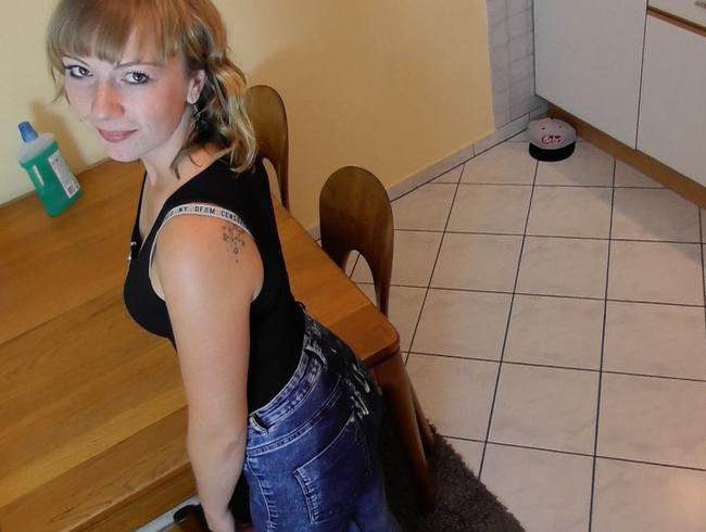 Hose vollgepisst und er wixxt drauf!