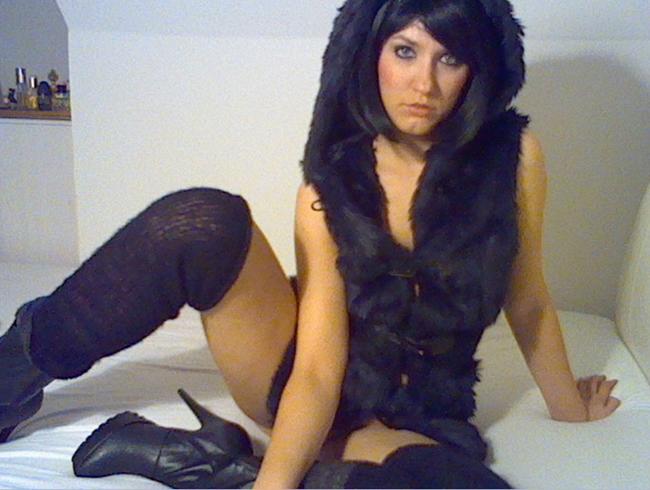 Tür19: „RS“ Zuhälterin macht dich zur Bareback-Sau!