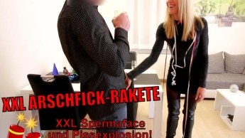XXL Arschfick-Rakete mit Spermakracher + Sektexplosion!