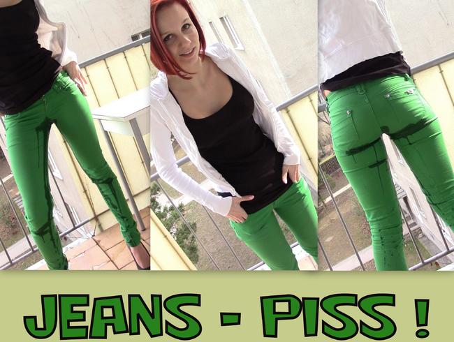 ins Höschen gepisst – am Balkon!