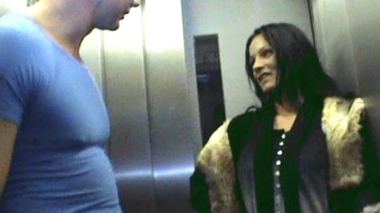 Sex im Fahrstuhl