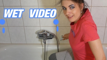 Wet Video (Fetish)