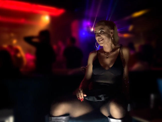 ABGESCHLEPPT im BERLINER NACHTCLUB – Megakrasser AO Arschfick und XXL Spermafresse…!