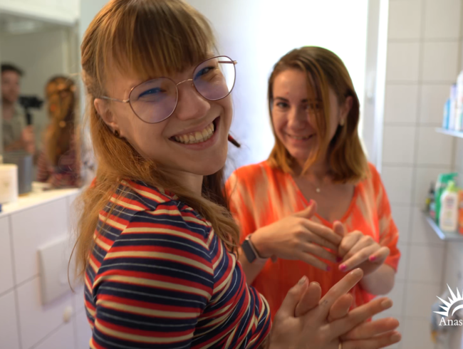 Erotischer Duschspaß mit Anne Eden ! – TEIL 2