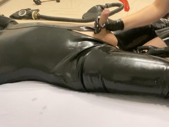 Handarbeit mit Latexhandschuhen