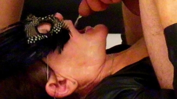 NS-Genuss direkt aus seinem Schwanz