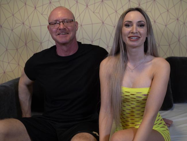 Rolf (56) nimmt mich beim Userdreh hart durch! – Mega Cumshot!