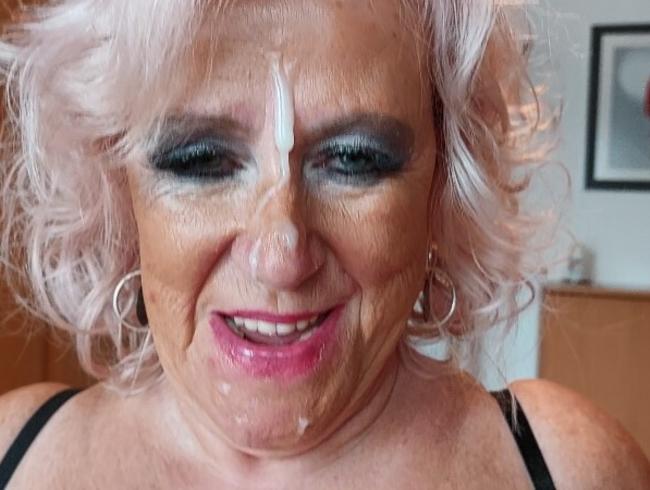 Mein  ganzes Gesicht mit Wichse vollgespritzt