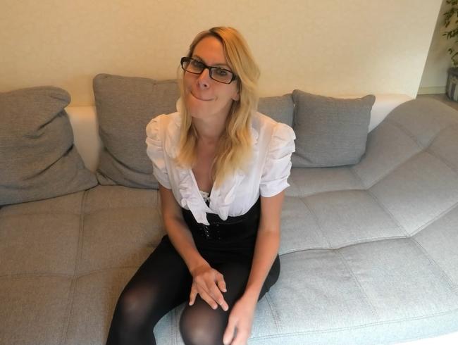 Nachhilfelehrerin bekommt den Arsch tief gefickt !!