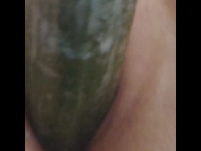 Schlimm diese Salat Gurken…. Gnadenlos gefickt…. aber verhütet haben wir… ; o