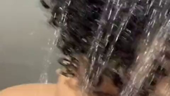 Ein Bad nehmen, nachdem einem heiß war