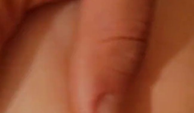 Der Nachbar kam kurz vorbei und fickte hart meinen Arsch… ?