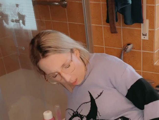 Dildo im Bad gefunden