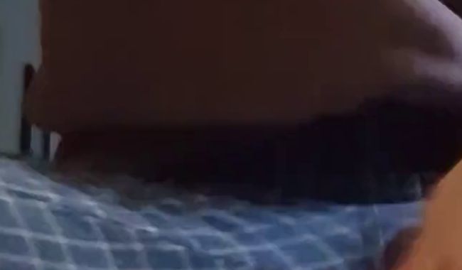 Karierte Reithose und muschi anfassen