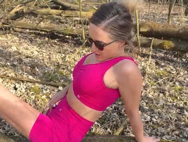 Spanner erwischt mich! Heißer Quickie im Wald!