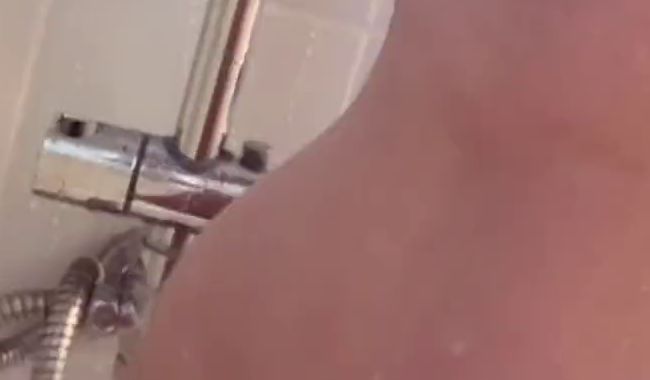 Ein kleiner Clip aus der Dusche !!