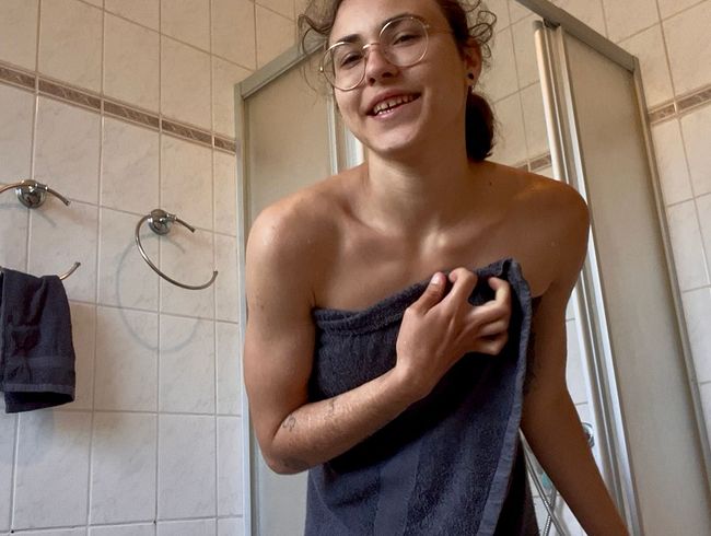 100% Private Einblicke! Beobachte mich beim Duschen!