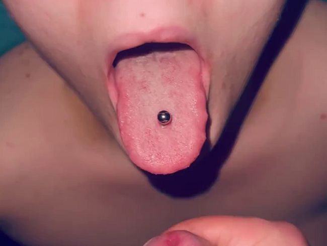Cumshot auf meiner Zunge und übers Gesicht ????