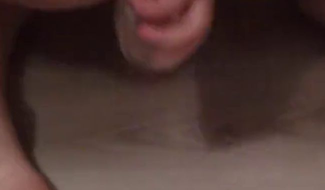 Geil Anal verwöhnt mit meinem neuen Toy und ich liebe es.