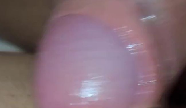 Pia lässt sich das Fötzchen besamen