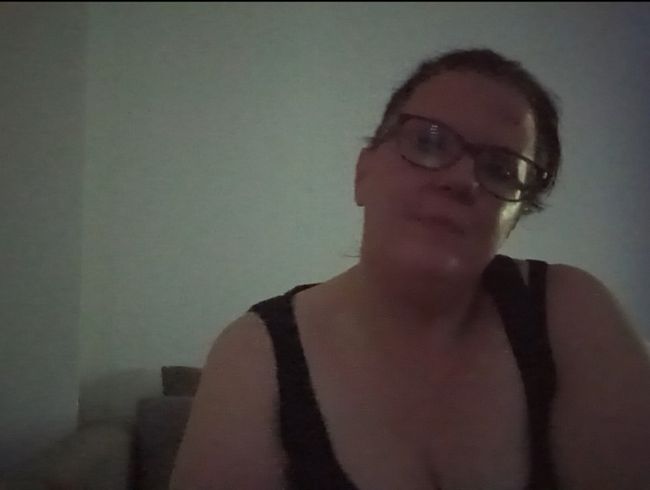 Ich habs mir dem dildo auf der Couch besorgt war das geil