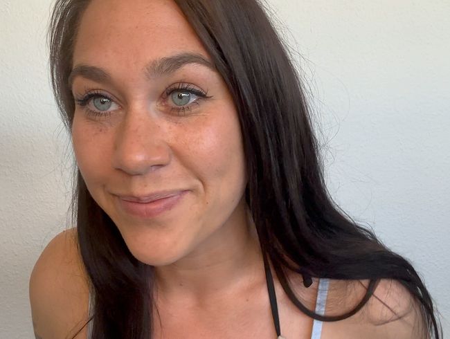 Mein 1. Video hier auf einer Sexseite! Hi ich bin die Neue