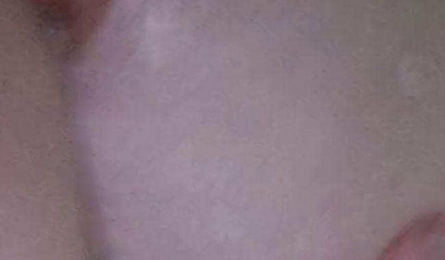 Unter der Dusche mit meinen Titten spielen und sie schön durch kneten