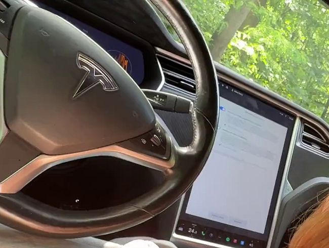 Fotograf benutzt mich nach dem Shooting im Auto!