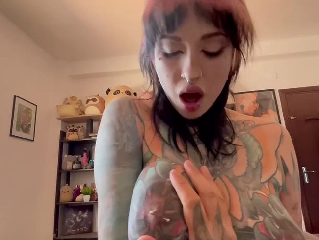 Ich reite dich wild! Goth Schlampe will gefüllt werden!