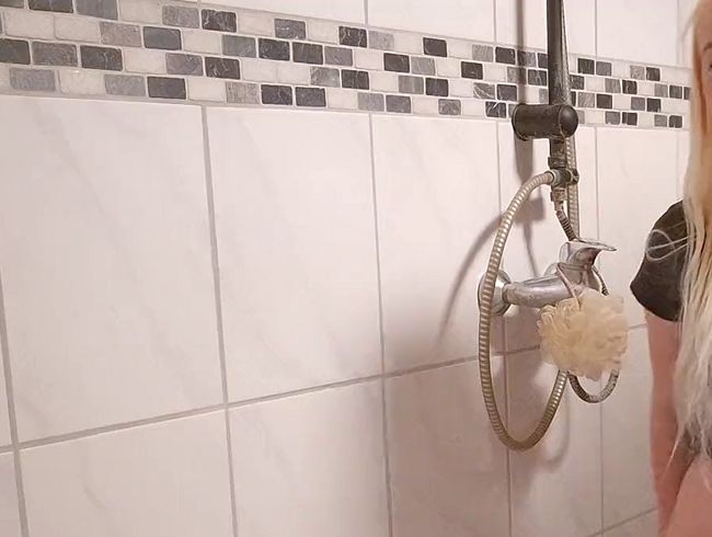 Schön die Dusche eingesaut