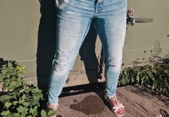 Upps, es ging wohl in die Hose – Jeans Vollgepisst