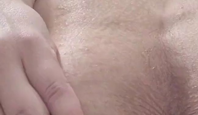 Zieh mich aus! Junge Studentin aus der Slowakei macht Striptease für dich. – Ohne Ton