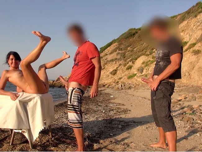 Abspritz-Party am Hotelstrand. Freie Loch-Wahl! Jeder darf ran!