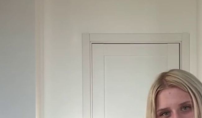 Ich habe mich sofort für dich ausgezogen und dir die wunderschönen Kurven meines Körpers gezeigt…