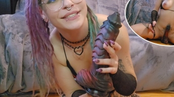 KRASS!!! MONSTER-DILDO aus dem WELTALL!!! DAS KÖNNTE JETZT EIN KLEINES BISSCHEN WEH TUN