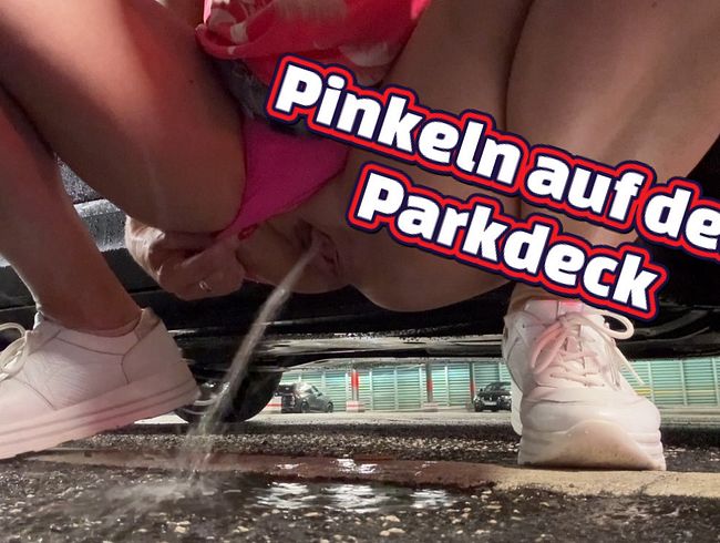 Pinkeln auf dem Parkdeck
