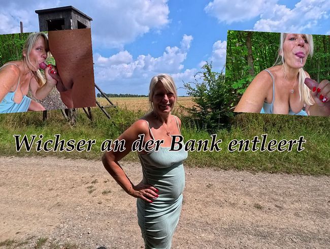 Wichser auf der Bank entleert