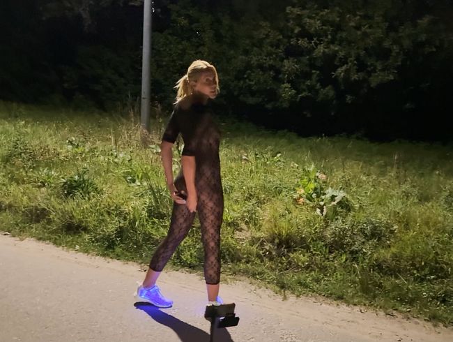 Er folgt mir !! Krasser gehts nicht!! Fremder Trucker fickt mich mitten auf der Strasse !!