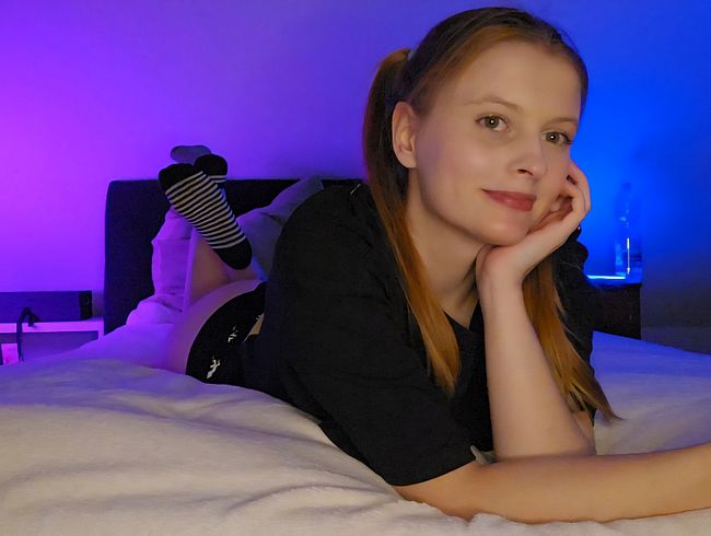 OMG! Ich habe es gemacht ! Mein erster Orgasmus vor dee Kamera!!!