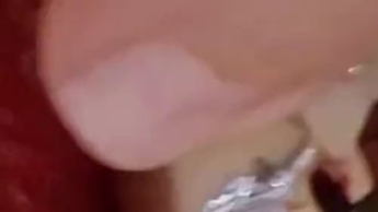 Erotisches Vorglühen mit 20cm Dildo und Nippelklemmen