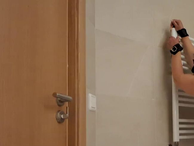 Gefesselt in der Dusche gefickt.