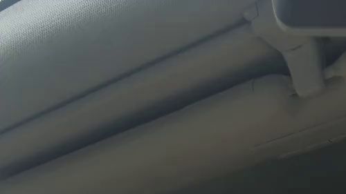 Hot MILF in car ist so horny und zeigt ihre Titten ??