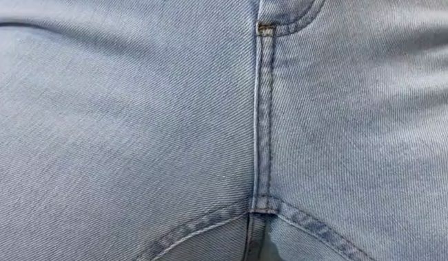 Ich mache meine Jeanshose für dich nass ??