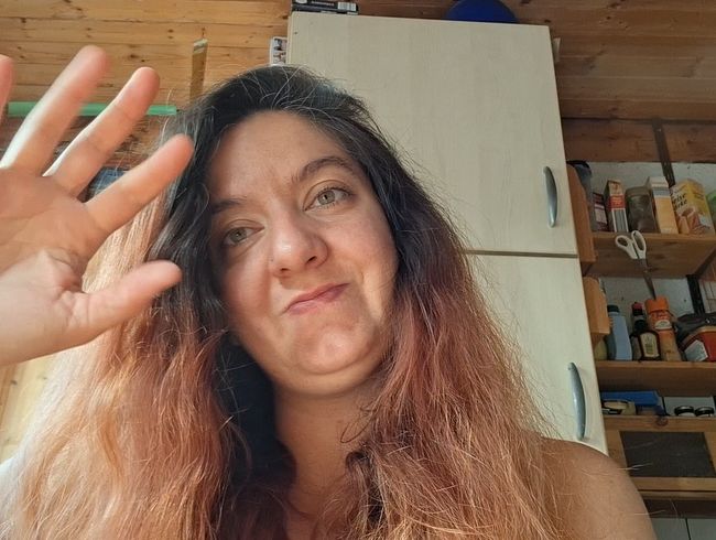 Mein 1. Video auf einer Sexseite! Hi ich bin die Neue..