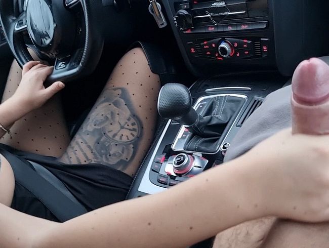 || Autobahn-Orgasmus: Wichsen bis zum Sperma-Schlucken ||