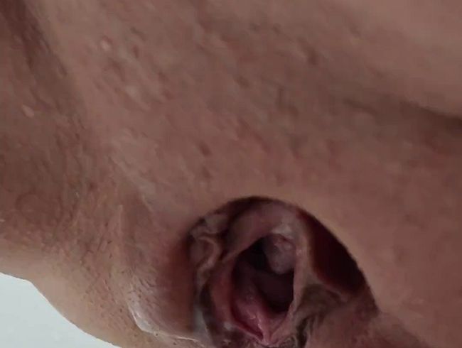 Beim Fingern gepinkelt