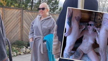 || ERSTES MAL zwei Schwänze || Sperma-Peeling in der Therme – Ja, ich bin eine Schlampe! ||