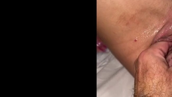 Fotze gefistet und Arschloch gedehnt