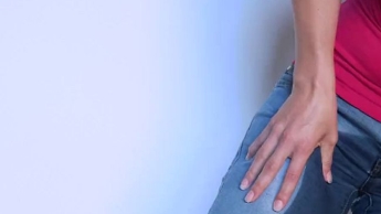 Genüsslich in meine Jeans hineinpissen