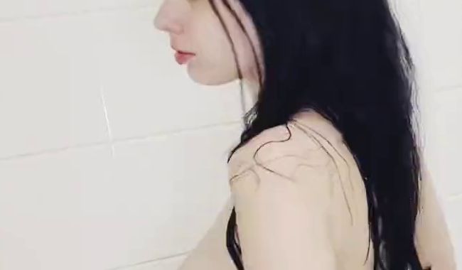 Heiße Dusche mit meinen großen und geilen Titten :*